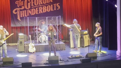 The Georgia Thunderbolts - Stand Up LIVE