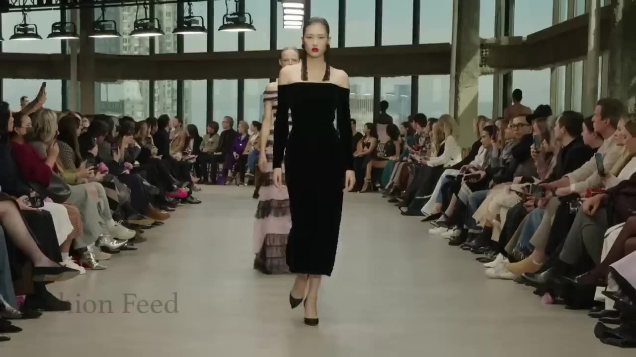 Carolina Herrera FallWinter 202425 New York