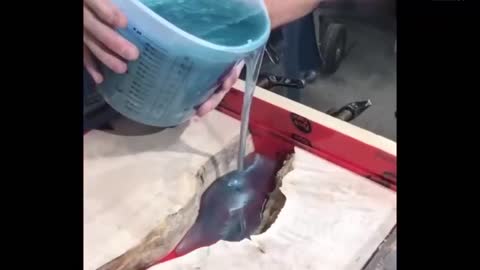 Pour The Resin Glue Evenly Into The Tree