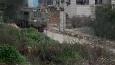 The Israeli occupation army kidnapped a group of Palestinian