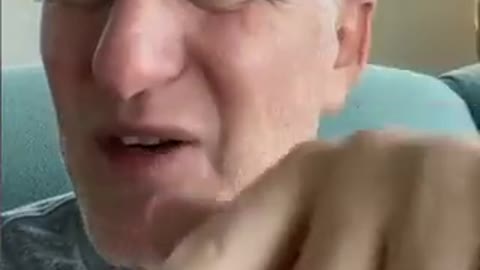 Pero este no decía que Dr Frauci era dios 🤣 🤣🤣