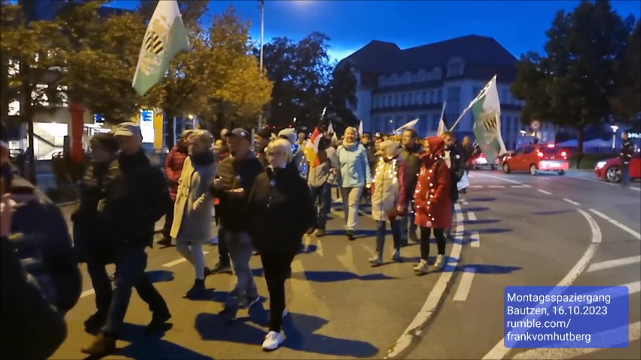 MONTAGSSPAZIERGANG - BAUTZEN, Kornmarkt, 16 10 2023, 141. MAHNWACHE 🕊 - Start und Ankunft