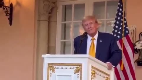 "Tucker Carlson" - Trump Asks The Audience At Mar-A-Lago Who They Want As VP