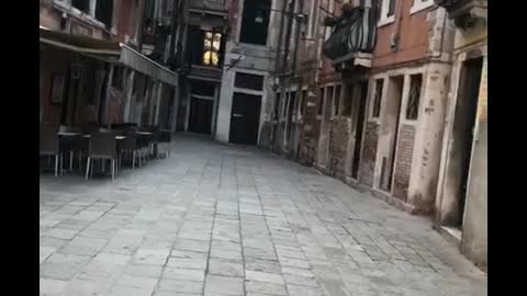 A walk through my desert Venice in one of these coronavirus days