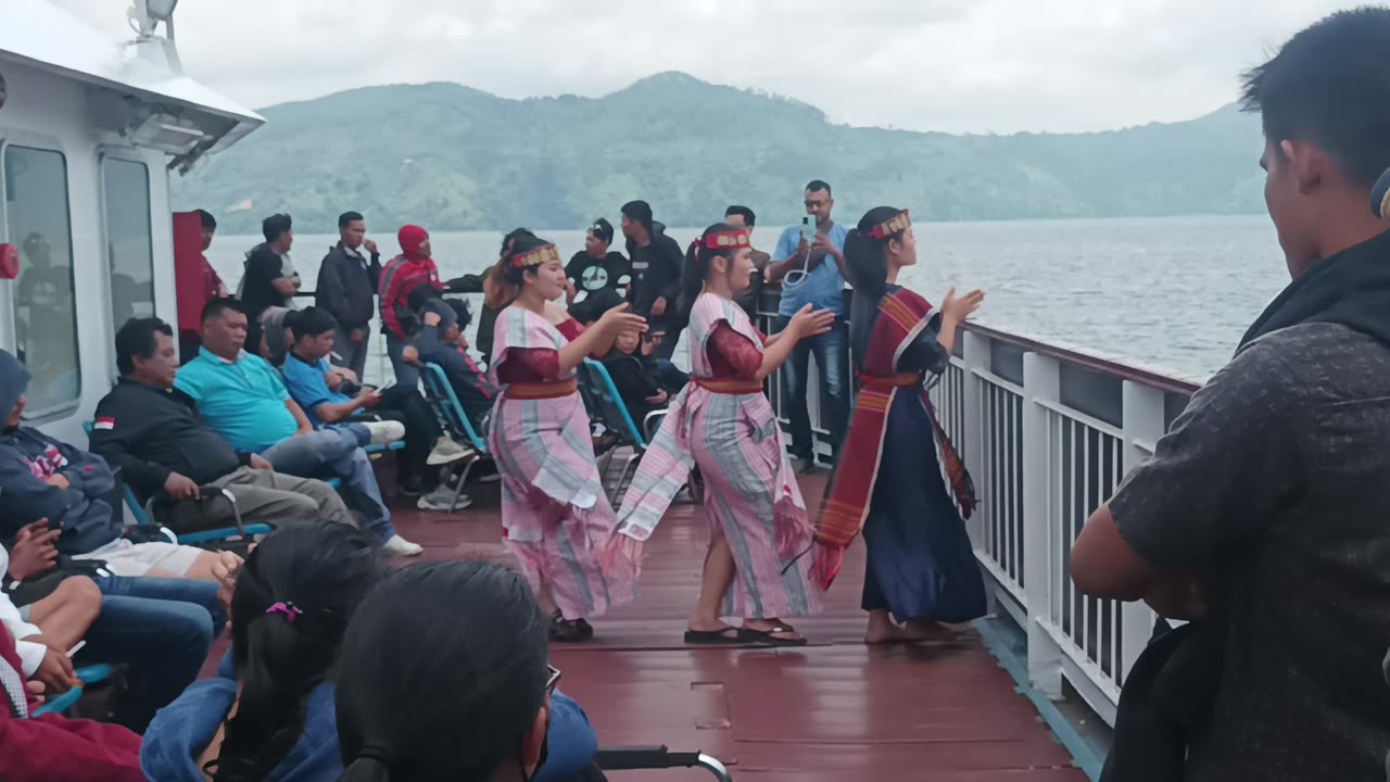 Dance On The Boat