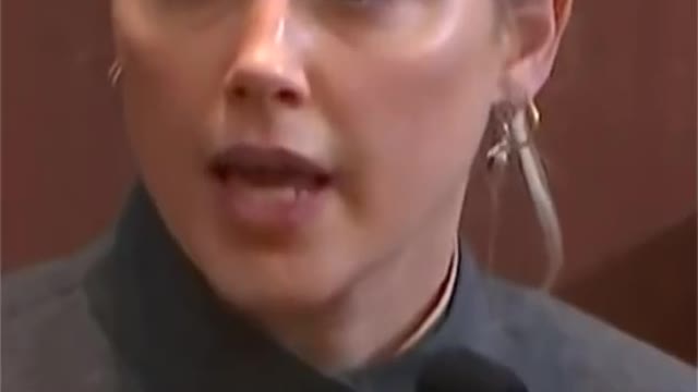 Why Johnny depp doesn't look at amber heart in trail /please subscribe