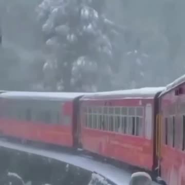 VIRAL-Ghostly or Paranormal Train Tracks