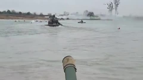 The AFU exercises, forcing a river. Judging by the video, they are going very badly.