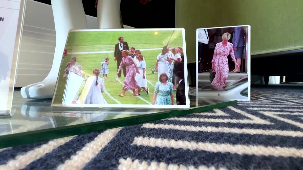 Princess Diana's fashions set for auction in US