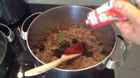 Spaghetti Bolognese. Schnell und lecker kochen!!