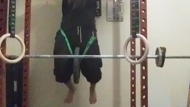 Square Bar Chin Ups