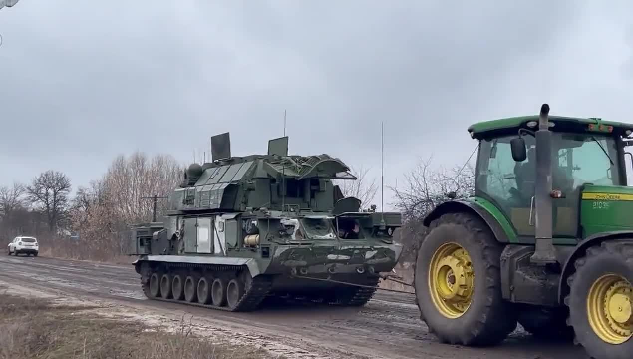 Ukrainian farmers stealing Russian military equipment worth tens of millions