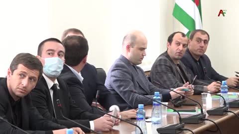 На сессии парламента прошло обсуждение общественно-политической ситуации в Абхазии