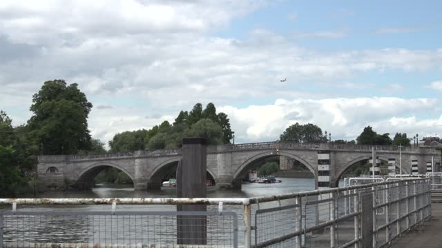 kew | bridge | raw 3