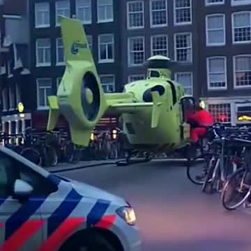 Helicopter Lands In A Tight Spot