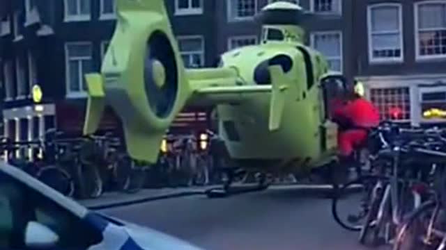 Helicopter Lands In A Tight Spot