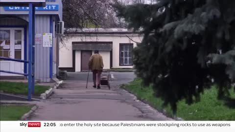 Ukraine War: The most vulnerable wait between shelling to flee the