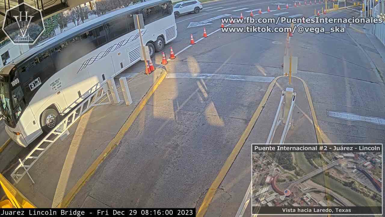2023-12-29 - Puente Internacional 2 (viendo hacia Laredo, Texas)