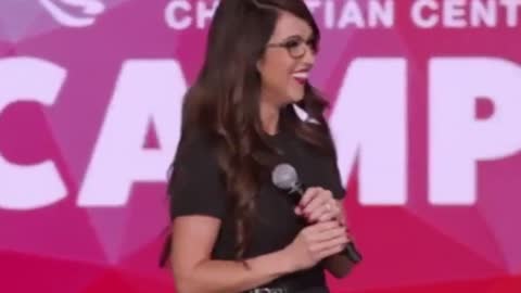 LAUREN BOEBERT’S MIC DROP