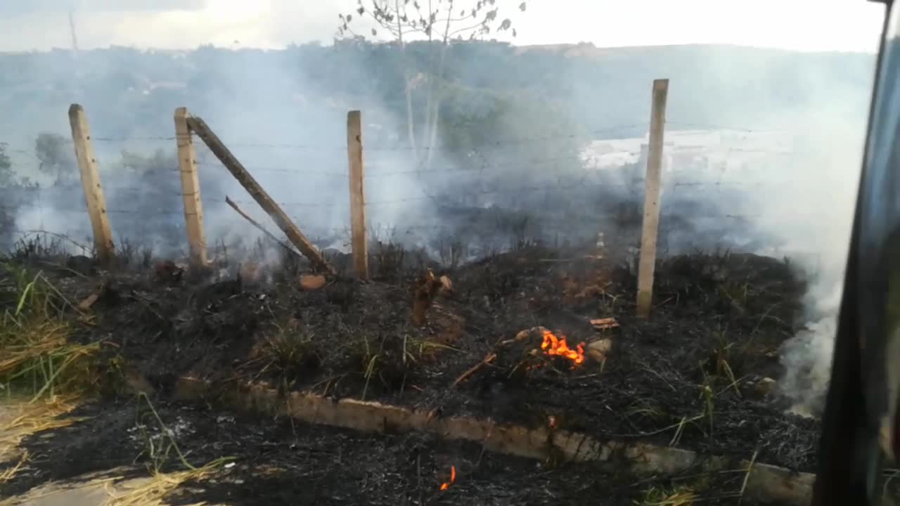 Un incendio forestal prendió las alarmas en el barrio La Gran Ladera de Bucaramanga