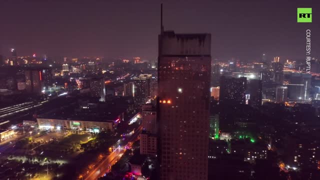 Blaze in Chinese Skyscraper - building of China Telecom on fire