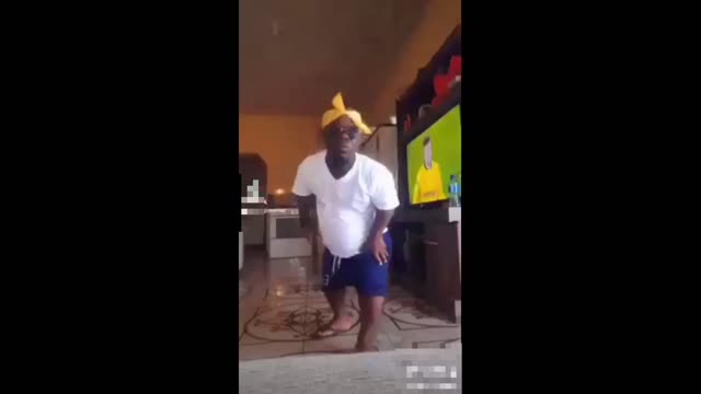 Funny video man with out front teeth