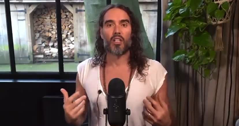 ⚡Watch:Russell Brand slams corporate media for using "right-wing" as a slur to destroy free thinkers