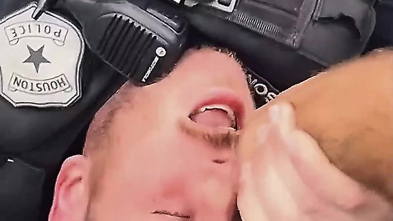 Former Criminal Saves Cop During Shootout