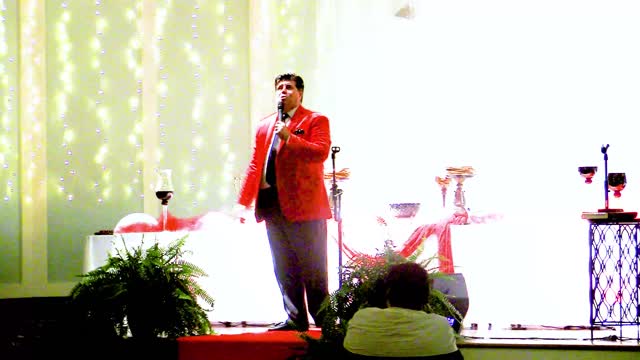 Pastor Vaughn Sings LIVE @ Passover 2022 "The Old Rugged Cross"