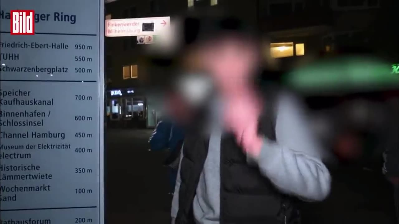 An islamists is saying: “Jews to the gas! I want Hitler back”