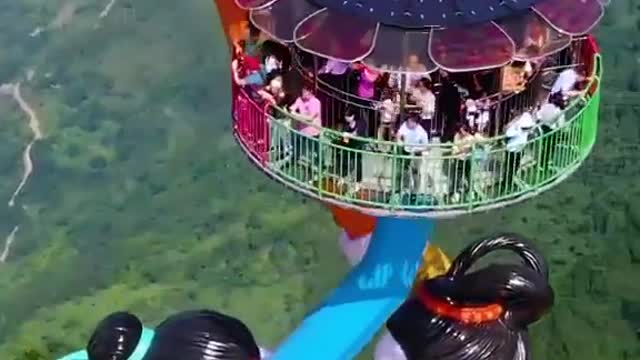 AMAZING 1000ft swing in China
