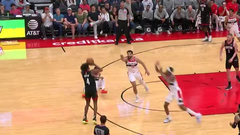 Jalen Green loses the defender with his handle and finishes with a look-away triple 😱