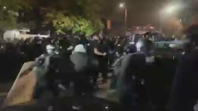 BLM & Antifa Riots 2020 - 2020-10-04-07-48-32-Seattle-earlier.mp4