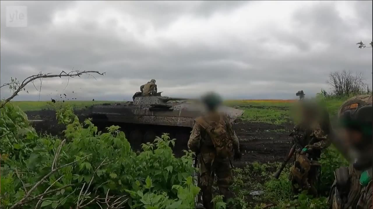 Finnish volunteer for Ukraine is shot at from a few meters away, bullet hits the scope of his rifle