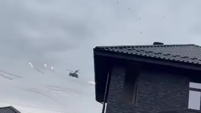 Russian Ka-52 helicopters shooting flares to evade MANPAD