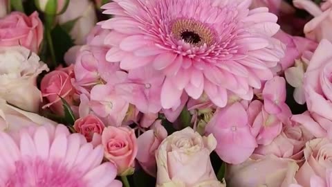 Floral Expressions to Honor Pink October for Breast Cancer Awareness