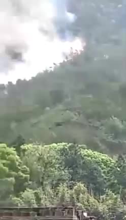 TQ : RƠI MÁY BAY DÂN DỤNG CỦA HÃNG EAST AIRLINES BOEING B737 VỚI 133 HÀNH KHÁCH