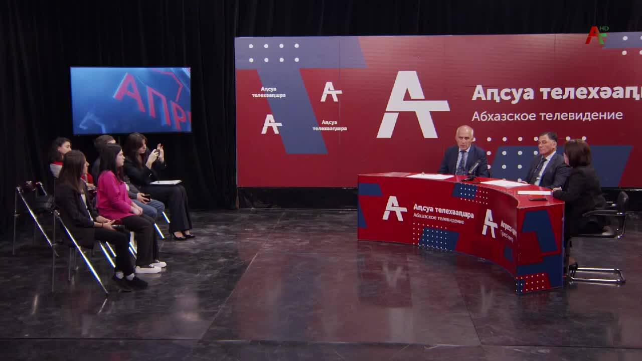 Пресс-конференция главы таможенного комитета Абхазии Отар Хеция