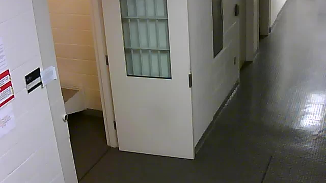 1665HQOB02PrisonerProcessingCell_2021-01-05_19h00min01s677ms.mp4