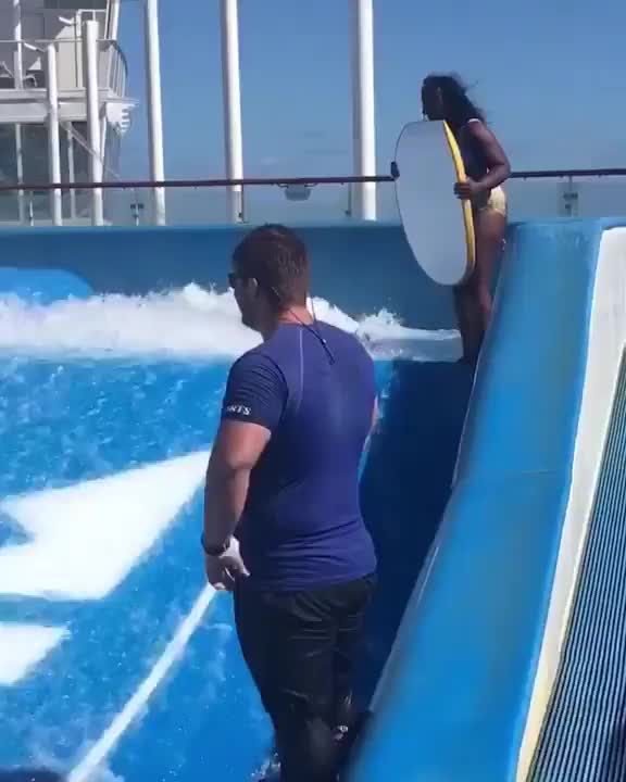 Omg this Lady is so funny 😂😂