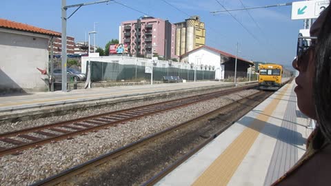 Pegamos o trem em Barcelos para ir ao Porto