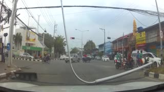 Traffic Light Takes a Tumble