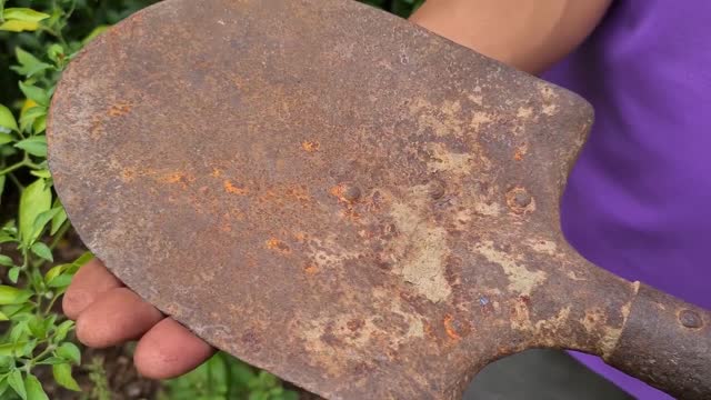 Restoring a WWII Thai Army Spade Part 1: It was a bit of a pain to restore.