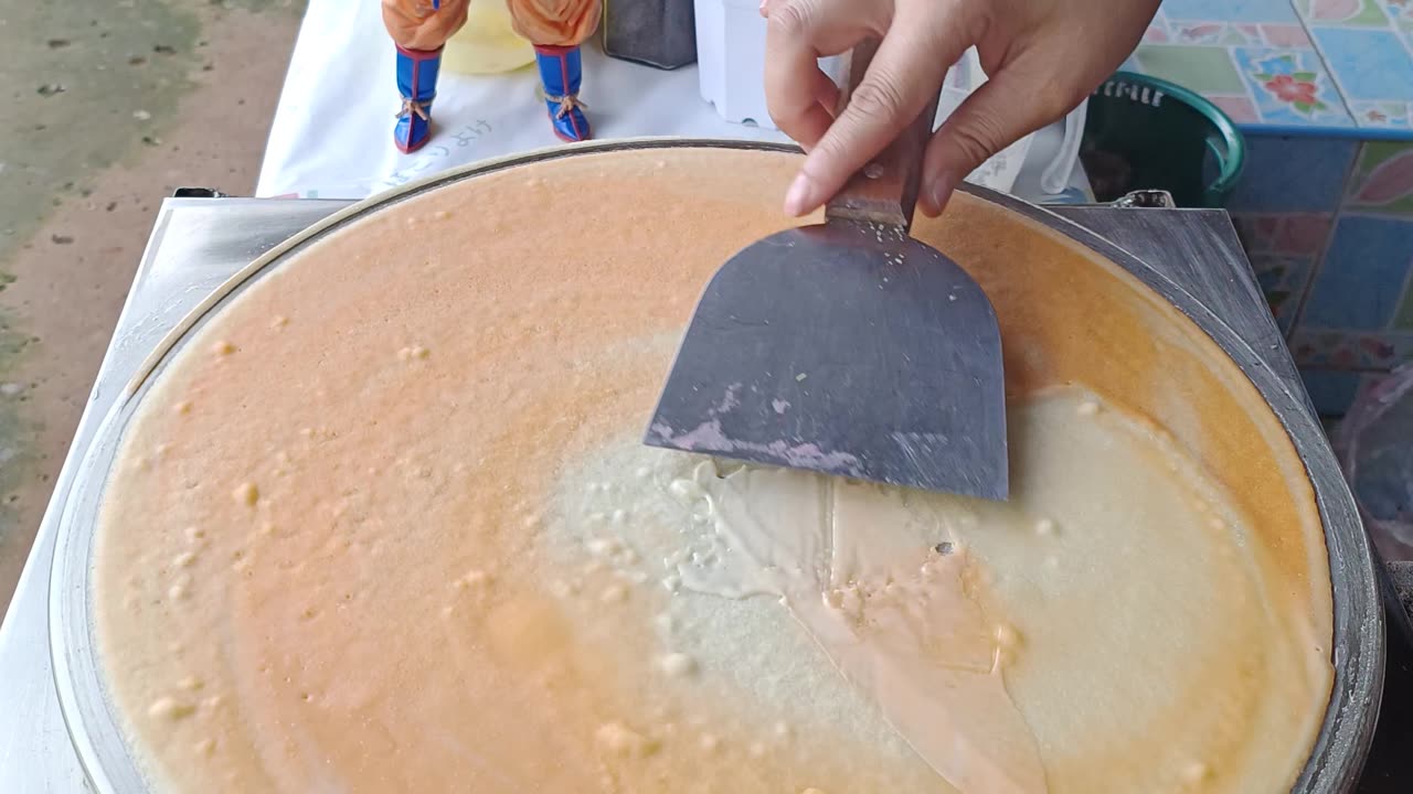 The Perfect Thai Crêpe with a Soft Orange Flavor!