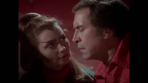 Space 1999 S02 E04 All That Glisters