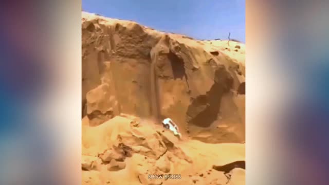 Oddly satisfyingvideo with relaxing and calming music
