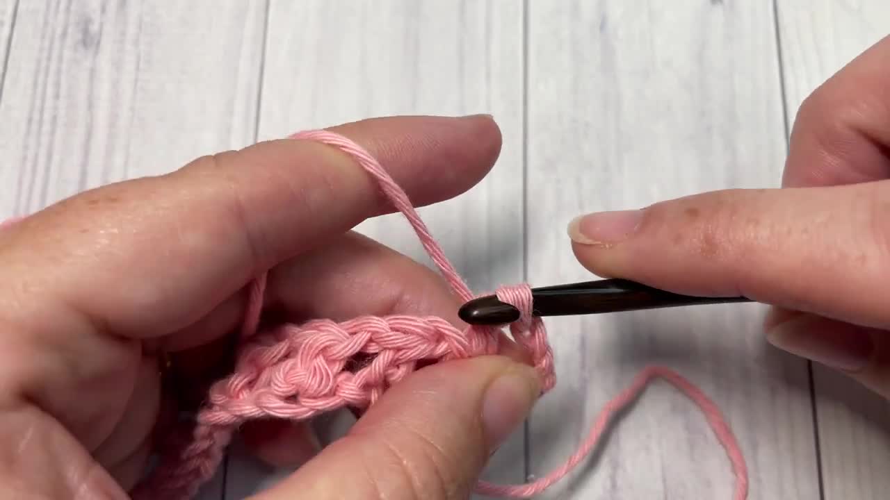 How to : Crochet | Half Double Crochet Mesh Stitch