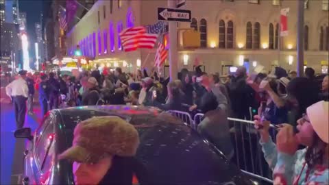 Anti-mandate New Yorker's greet the VP outside Carnegie Hall with chants of “Kamala is a whore!”