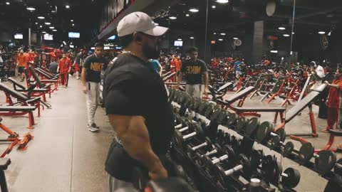 Roelly Winklaar Shoulders and Traps Routine In Oxygen Gym Kuwait