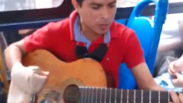 se parece a RICARDO ARJONA